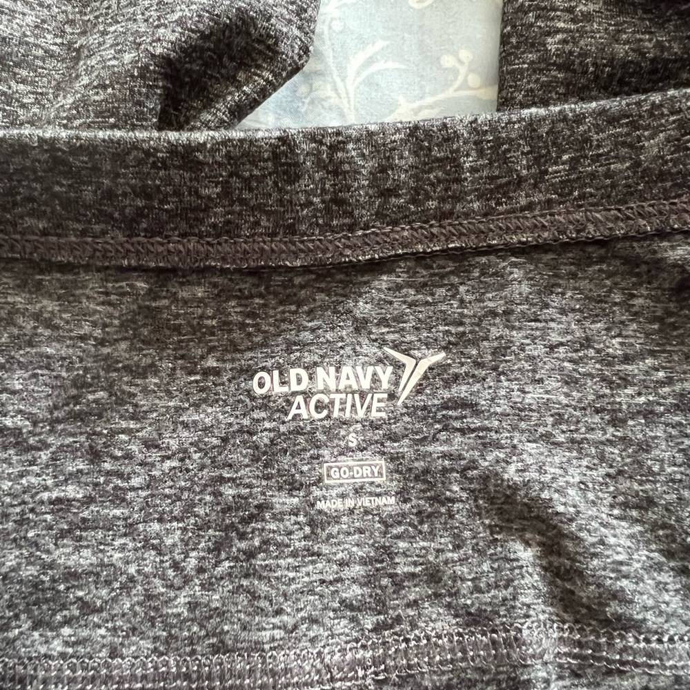Old navy maternity active capri leggings